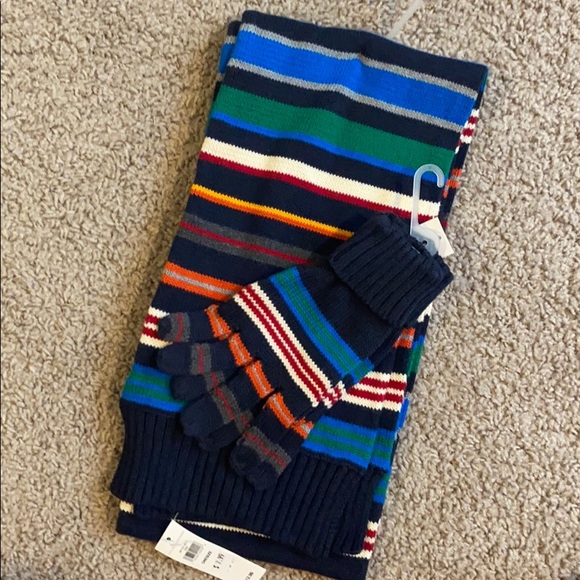 GAP Other - NWT Gap Kids Boys Scarf Gloves Set Sz Med